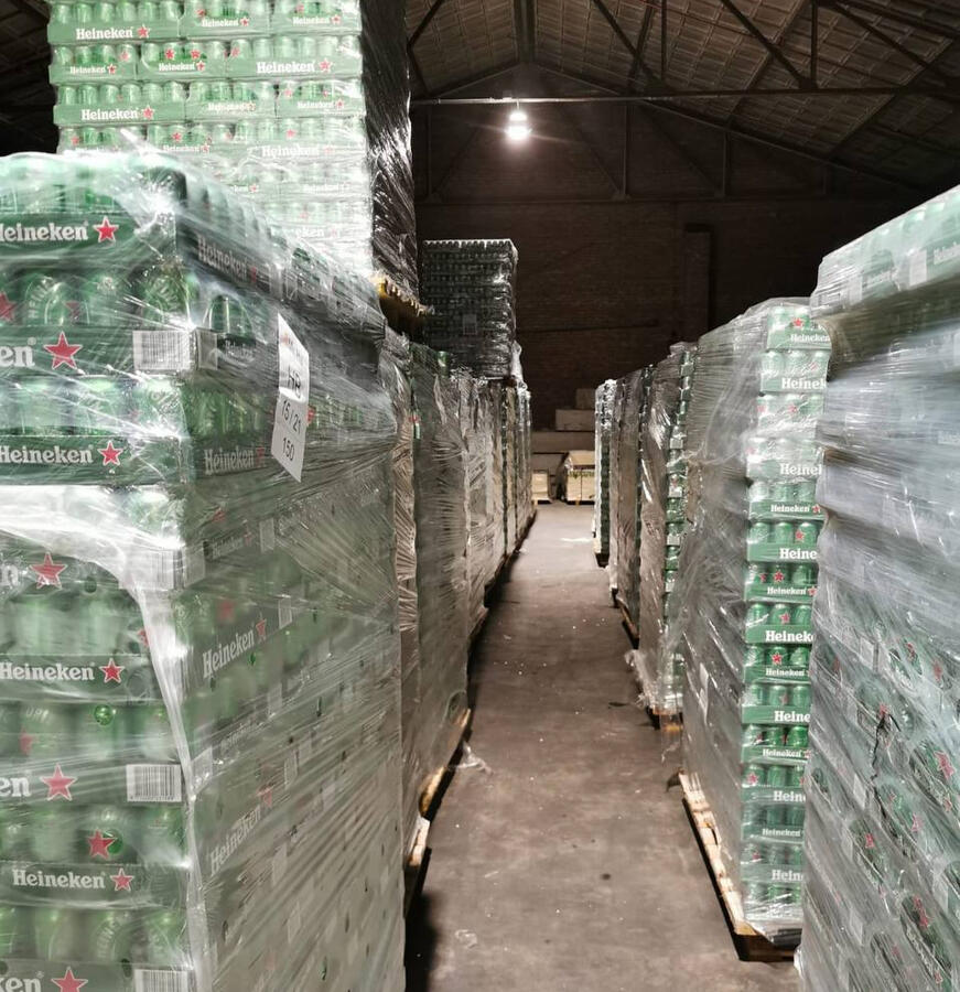 het begin van ondernemerschap, In 2016, op 18-jarige leeftijd, besloot Vynce zijn leven om te gooien. Met de steun en trots van zijn familie, stopte hij met zijn slechte gewoontes en zette hij zich serieus in voor school en zijn eerste side hustle. Hij wer majorvynce, Papi & Pimps, OFM Nederland, Onlyfans Management, Onlyfans Nederland, Onlyfans Manager, E-Pimps, E-Pimp Academy