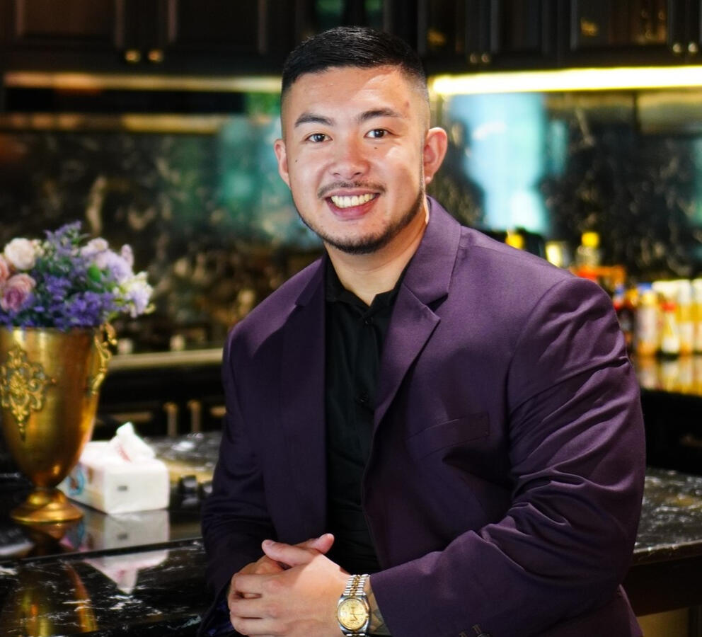 In 2022 vonden Vynce en Thierry een onontdekte markt: OnlyFans Management in de adult industry. Na veel onderzoek en leren startte Vynce zijn eigen OnlyFans Management Agency, dat hij met succes heeft uitgebouwd door samen te werken met topmodellen wereldw majorvynce, Papi & Pimps, OFM Nederland, Onlyfans Management, Onlyfans Nederland, Onlyfans Manager, E-Pimps, E-Pimp Academy https://share.google/GhiQ3hm819tNZesEa